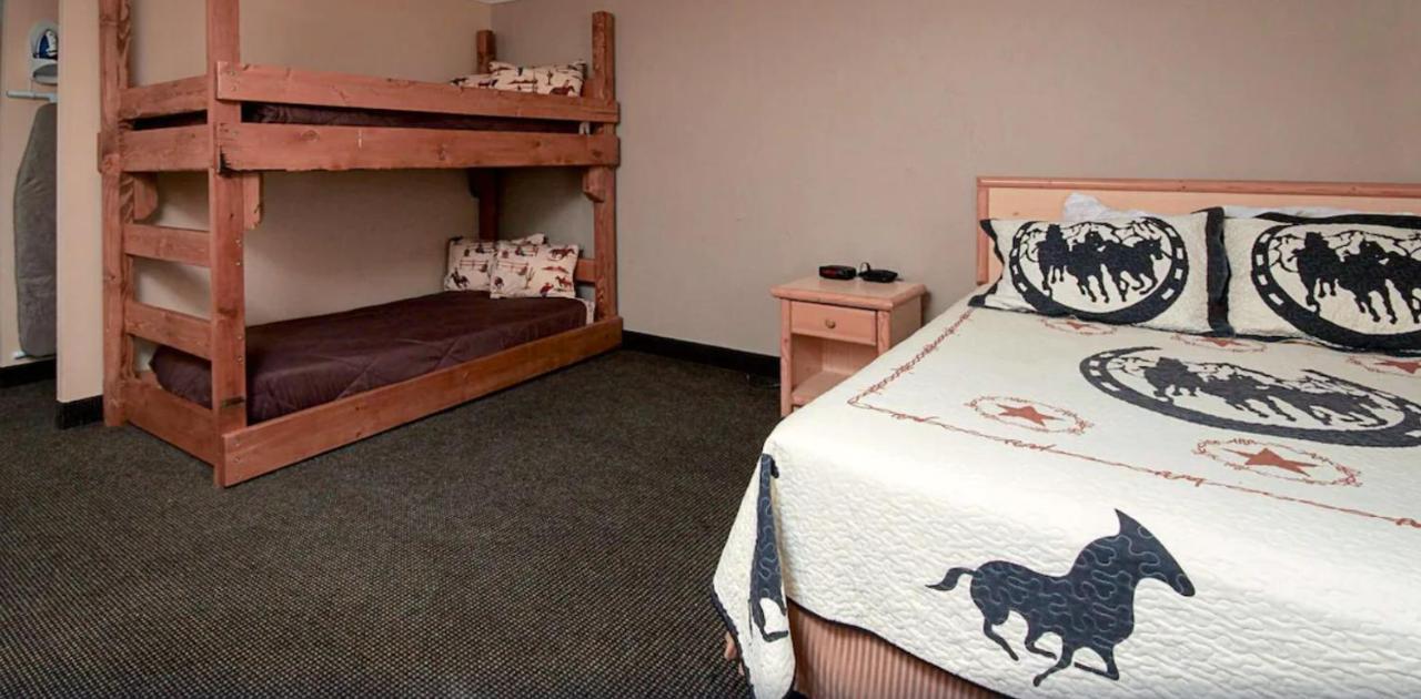 Yellowstonepark Inn&Suites Livingston Eksteriør bilde